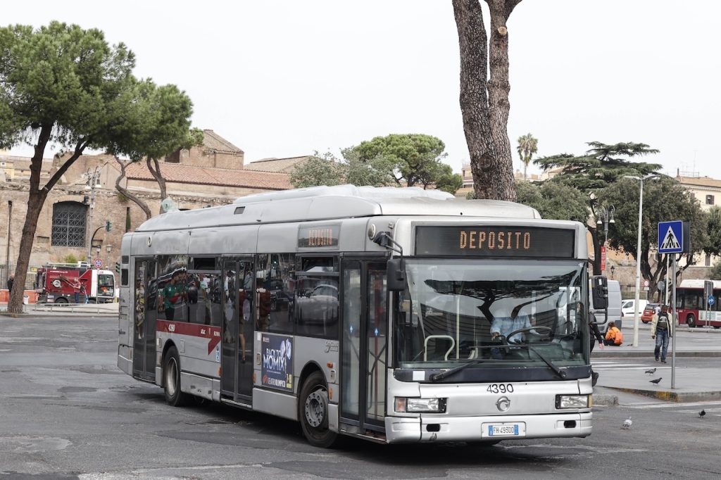 Grève du 7 novembre : bus, métros et autoroutes paralysés – découvrez comment vous en sortir !