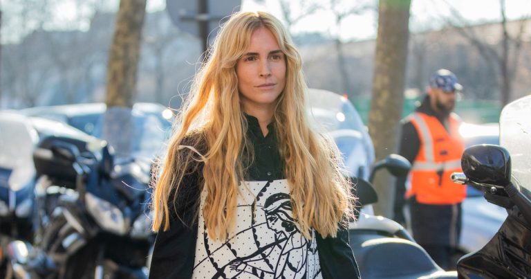 La robe trapèze revient en force : 5 looks imparables pour la porter aujourd’hui (le n°3 va vous surprendre)