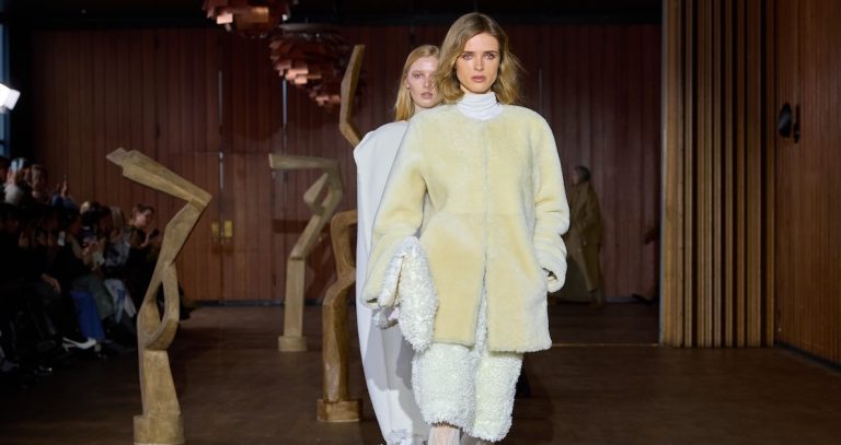 Copenhague Fashion Week fête ses 20 ans : comment la petite capitale est en train de détrôner Milan et Paris (et pourquoi cela devrait vous intéresser)