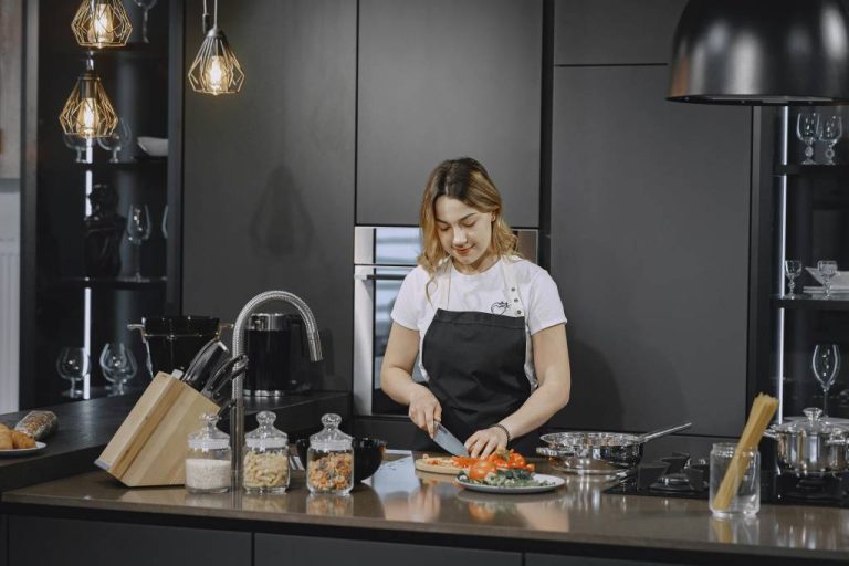 Comment choisir son premier couteau de chef : guide complet pour débutants Comment choisir son premier couteau de chef : guide complet pour débutants