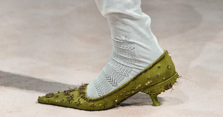 It‑Shoes automne‑hiver 2026/27 : les baskets bijoux, talons‑sculptures et bottes XXL qui vont changer votre façon de marcher