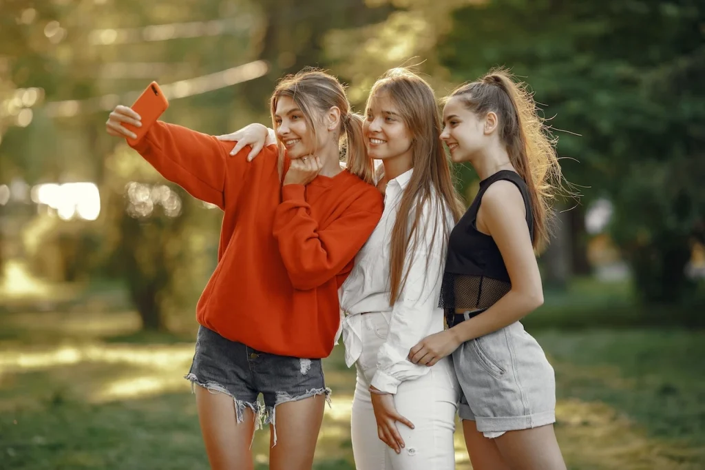 Meta frappé au portefeuille : Instagram et Facebook vont supprimer likes, filtres et scrolling infini pour les 13‑17 ans — ce qui change dès demain