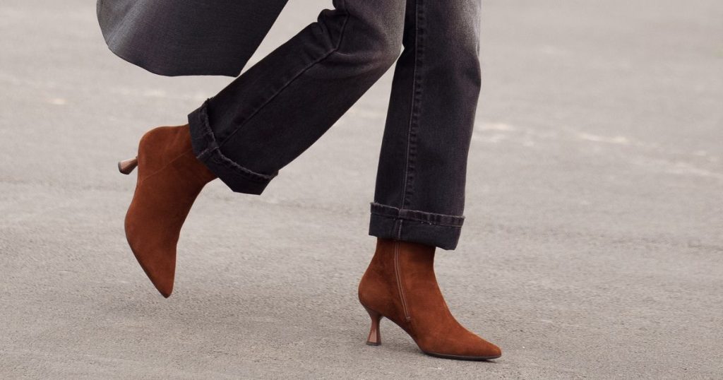 5 façons imparables de porter les kitten heels cet automne — le #3 change tout pour paraître plus grande sans effort
