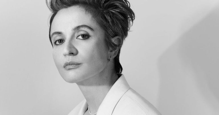 Scène choc dans la mode : Calvin Klein et McQueen perdent leurs directeurs créatifs — qui vient remplacer Veronica Leoni et Seán McGirr ?